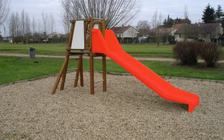 TOBOGGAN structure pin traité classe 4 EN 1176 Tranche d'âge : 2 à 7 ans. fabrication française