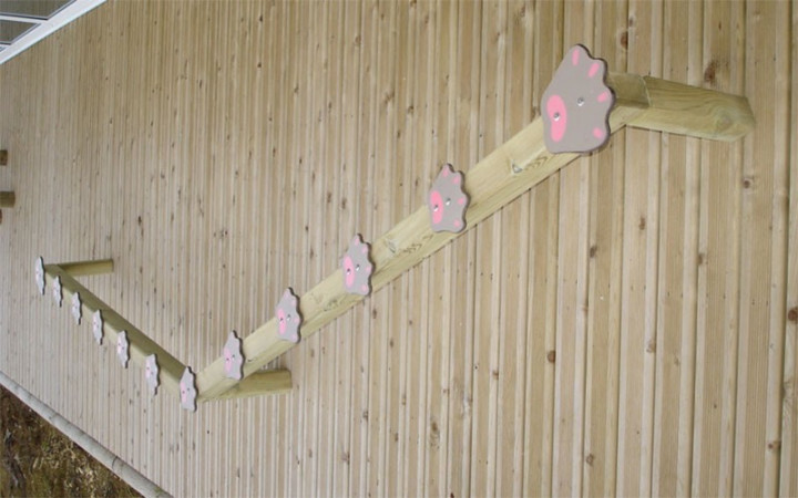 POUTRE D’ÉQUILIBRE PATTES D'OURS
JEUX EN BOIS ET PEHD