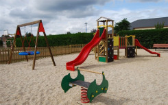 JEU MULTIPLE ALEXY VERSION BOIS
JEU POUR ENFANT EN BOIS AIR DE JEU EXTÉRIEURE
TOBOGGAN, ÉCHELLE, MUR DE GRIMPE