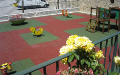 DALLE AMORTISSANTE 500 x 500 mm
SÉCURITÉ POUR LES ÉCOLES ET AIRE DE JEUX EXTÉRIEURE