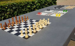 TABLE BÉTON MULTI JEUX - GRIS ANTHRACITE