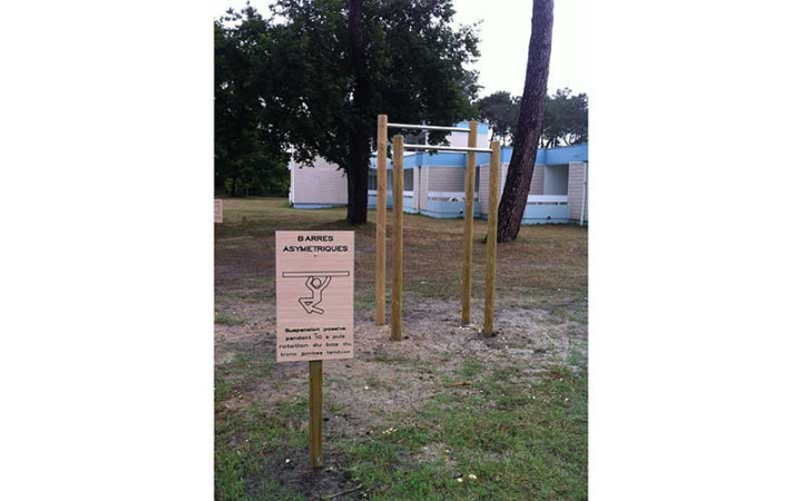 PARCOURS DE SANTÉ BARRES ASYMETRIQUES