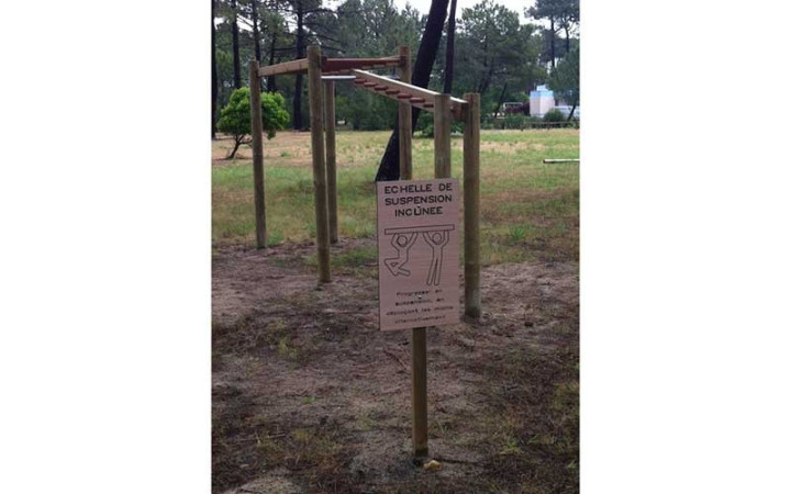 PARCOURS DE SANTÉ ÉCHELLE DE SUSPENSION INCLINÉE