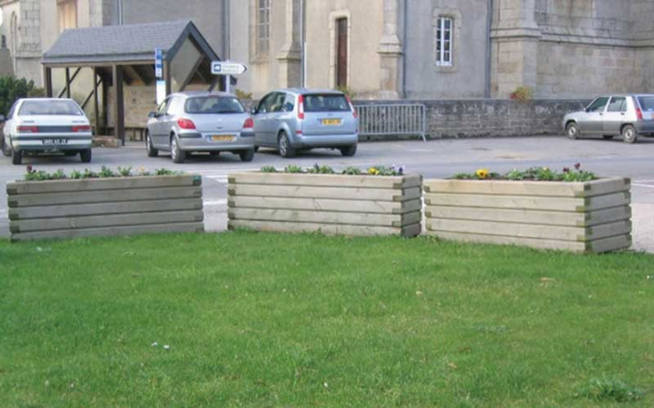 JARDINIERE BRETAGNE RECTANGULAIRE 500 X 1500 X H.520 MM
BAC A FLEUR EN BOIS EXTERIEUR POUR MAIRIE ET COLLECTIVITE