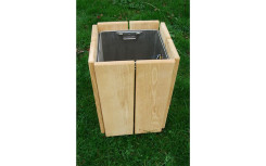 CORBEILLE RENNES EN PIN
POUBELLE EXTÉRIEURE EN BOIS POUR COLLECTIVITÉ
CORBEILLE URBAIN ESPACE URBAIN