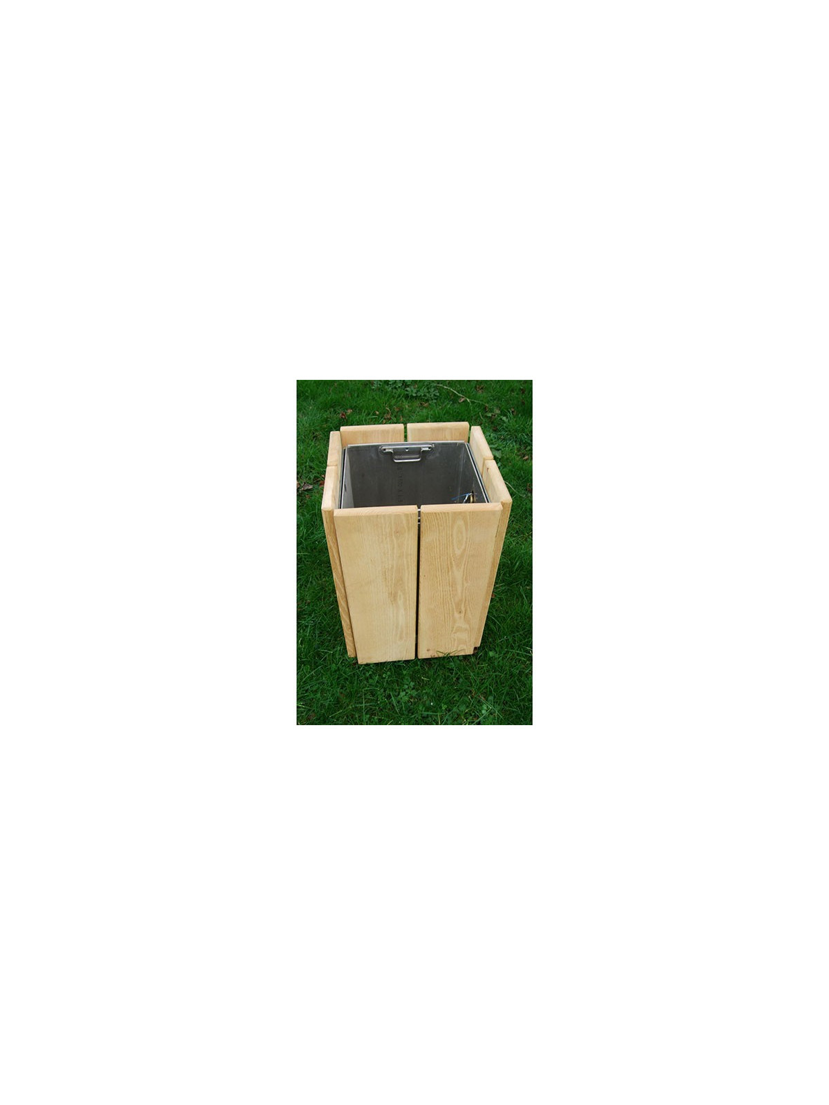 CORBEILLE RENNES EN PIN
POUBELLE EXTÉRIEURE EN BOIS POUR COLLECTIVITÉ
CORBEILLE URBAIN ESPACE URBAIN