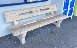 BANC BÉTON CONFORT
BANC EXTÉRIEUR MOBILIER URBAIN BETON POUR PARC ET JARDIN