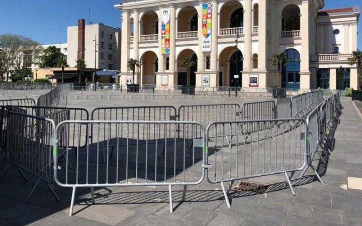 BARRIÈRE MANIFESTATION 14 BARREAUX