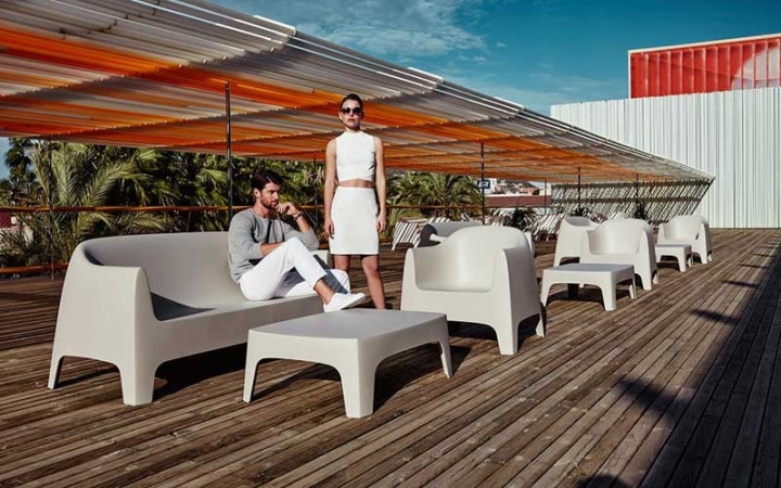 FAUTEUIL LOUNGE SOLID POLYPROPYLENE DESIGN
MOBILIER DÉCO POUR TERRASSE EXTERIEUR HOTEL RESTAURANT