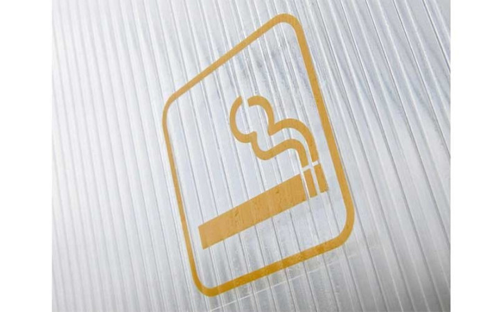 ABRI FUMEURS ALU ÉCONOMIQUE
ABRI EXTERIEUR POUR ESPACE FUMEUR COLLECTIVITÉ ET ENTREPRISE