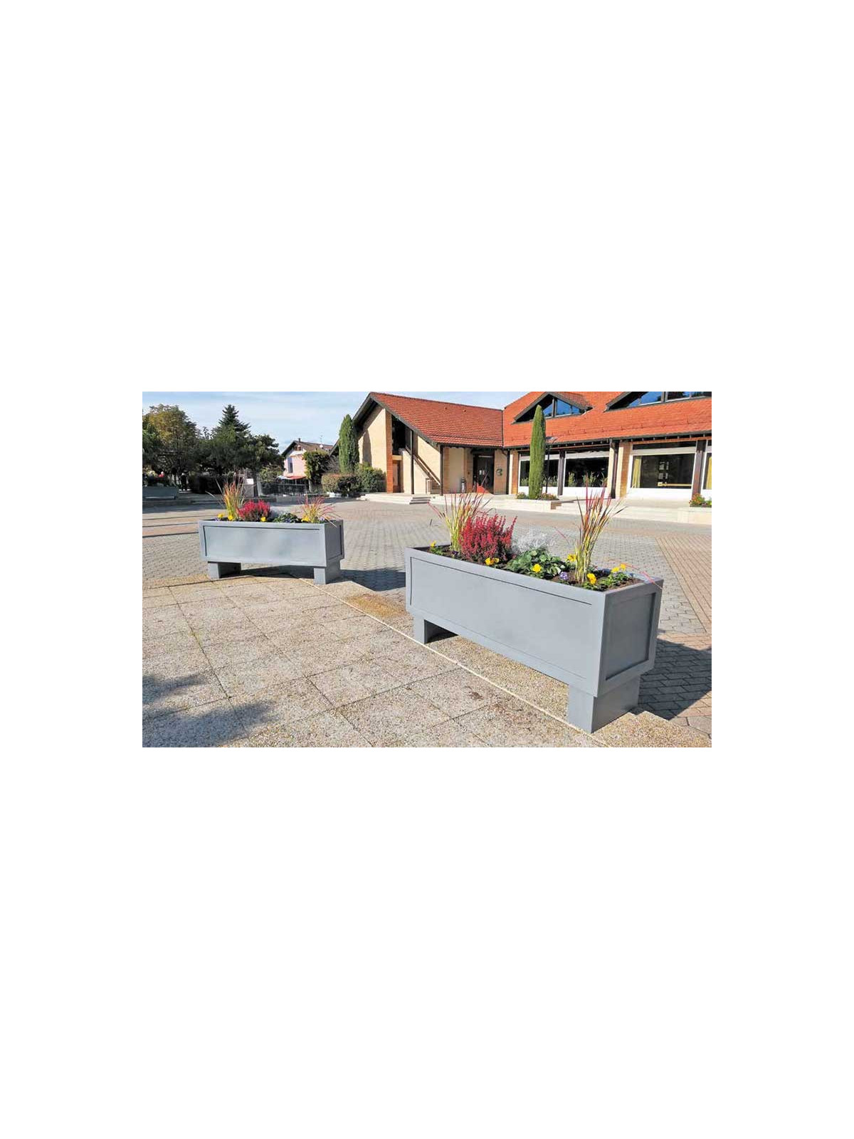 JARDINIÈRE SÉPARATEUR D'ESPACE EN POLYÉTHYLÈNE DESIGN ET MODERNE
BAC A FLEUR POUR MASSIF FLEURIS EXTÉRIEUR