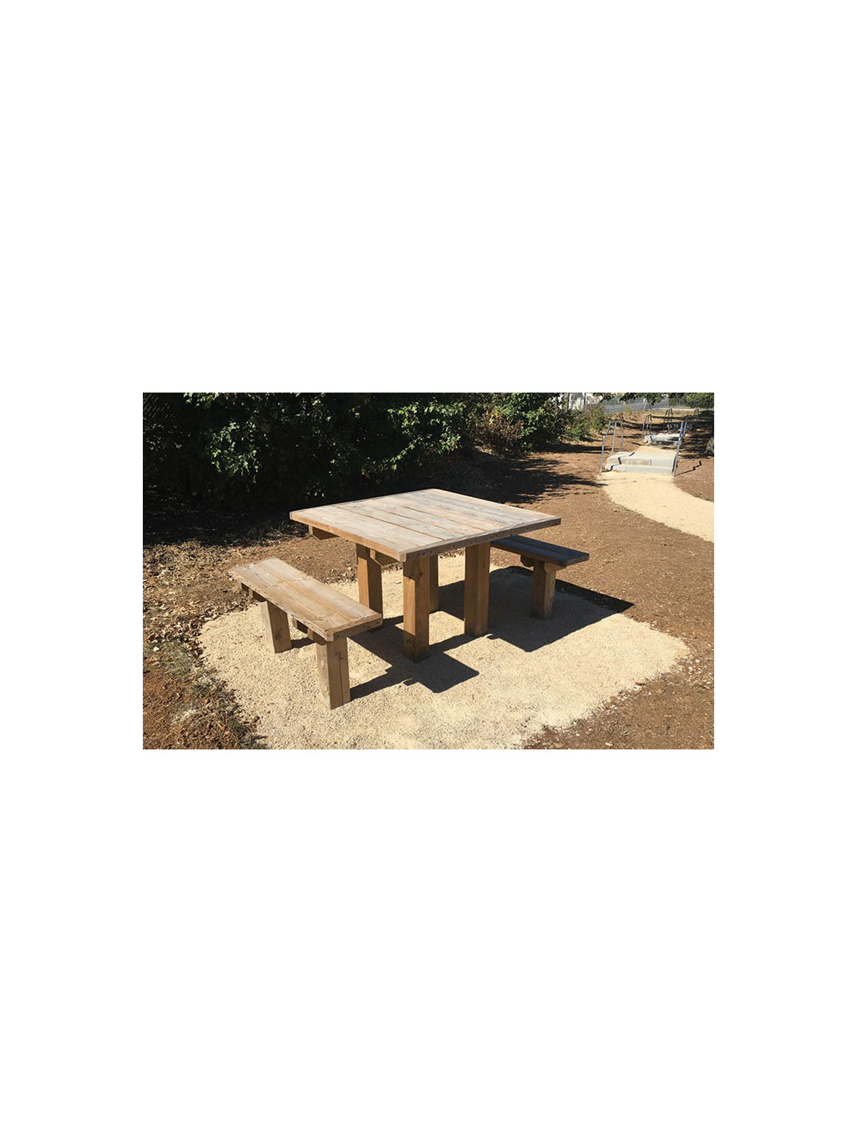 TABLE PIQUE NIQUE LOU EN BOIS
TABLE PIQUE NIQUE EXTÉRIEURE POUR PARC ET JARDIN
MOBILIER URBAIN DE JEUX COLLECTIVITÉ