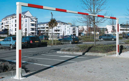 PORTIQUE FIXE UNIVERSEL VARIABLE SANS TIRANTS
PORTIQUE LIMITEUR DE HAUTEUR AVEC HAUTEUR ET LARGEUR VARIABLE