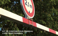 OPTION KIT DE FIXATION POUR PANNEAUX