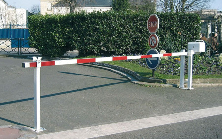 BARRIÈRE LEVANTE LISSE ALU UNIVERSELLE
BARRIÈRE D'ACCÈS URBAINE POUR SÉCURITÉ URBAINE