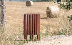 Corbeille exterieur MARIE latte bois exotique, poubelle espace urbain