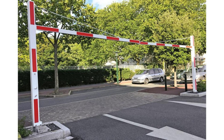 PORTIQUE TOURNANT UNIVERSEL 7 à 12 M
LIMITEUR DE HAUTEUR URBAIN
BARRIÈRE D'ACCÈS AVEC LONGUEUR ET HAUTEUR RÉGLABLE