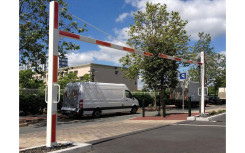 PORTIQUE DE SÉCURITÉ TOURNANT UNIVERSEL 5 à 7 M
AMENAGEMENT URBAIN LIMITEUR DE HAUTEUR POUR PARKING PRIVE ET PUBLIC