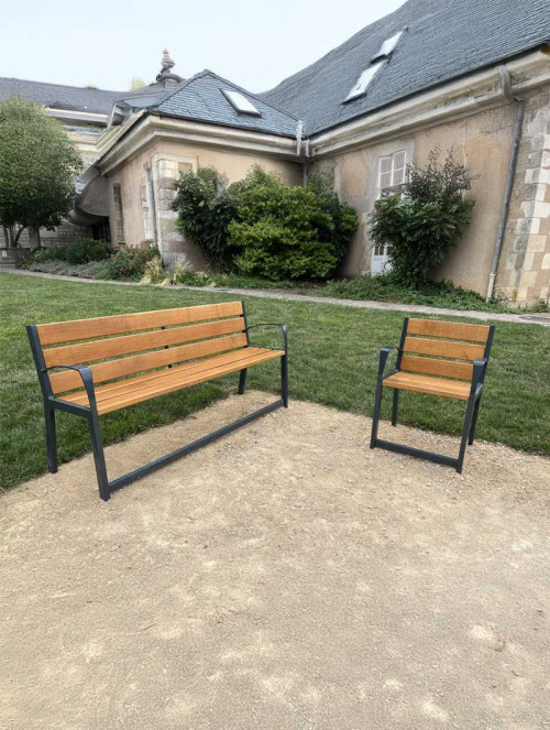 BANCS ET ASSISES