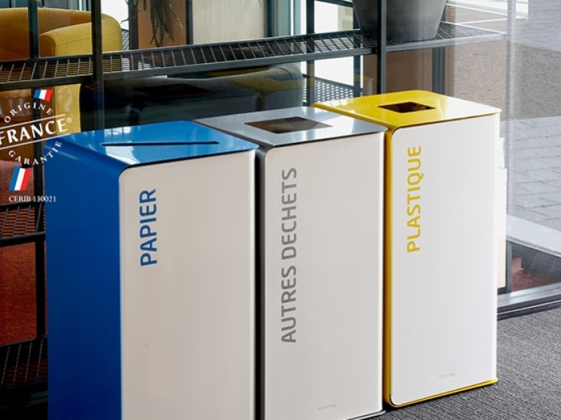 Corbeille de tri moderne TRITOU pour les espaces professionnels
