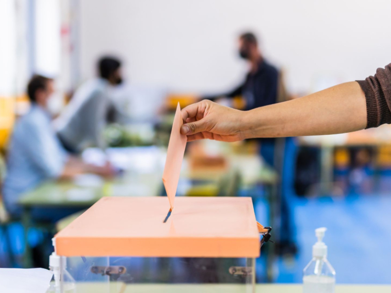 Élections municipales : les équipements incontournables pour un scrutin conforme