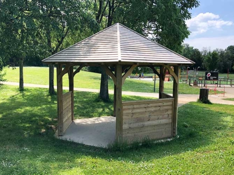 Comment Poitiers a aménagé le parc de Beaulieu avec du mobilier urbain local