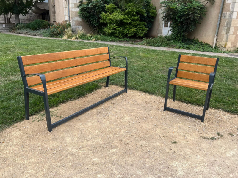 Bancs et fauteuils PMR ISAAC - Baptistère Saint-Jean, Poitiers